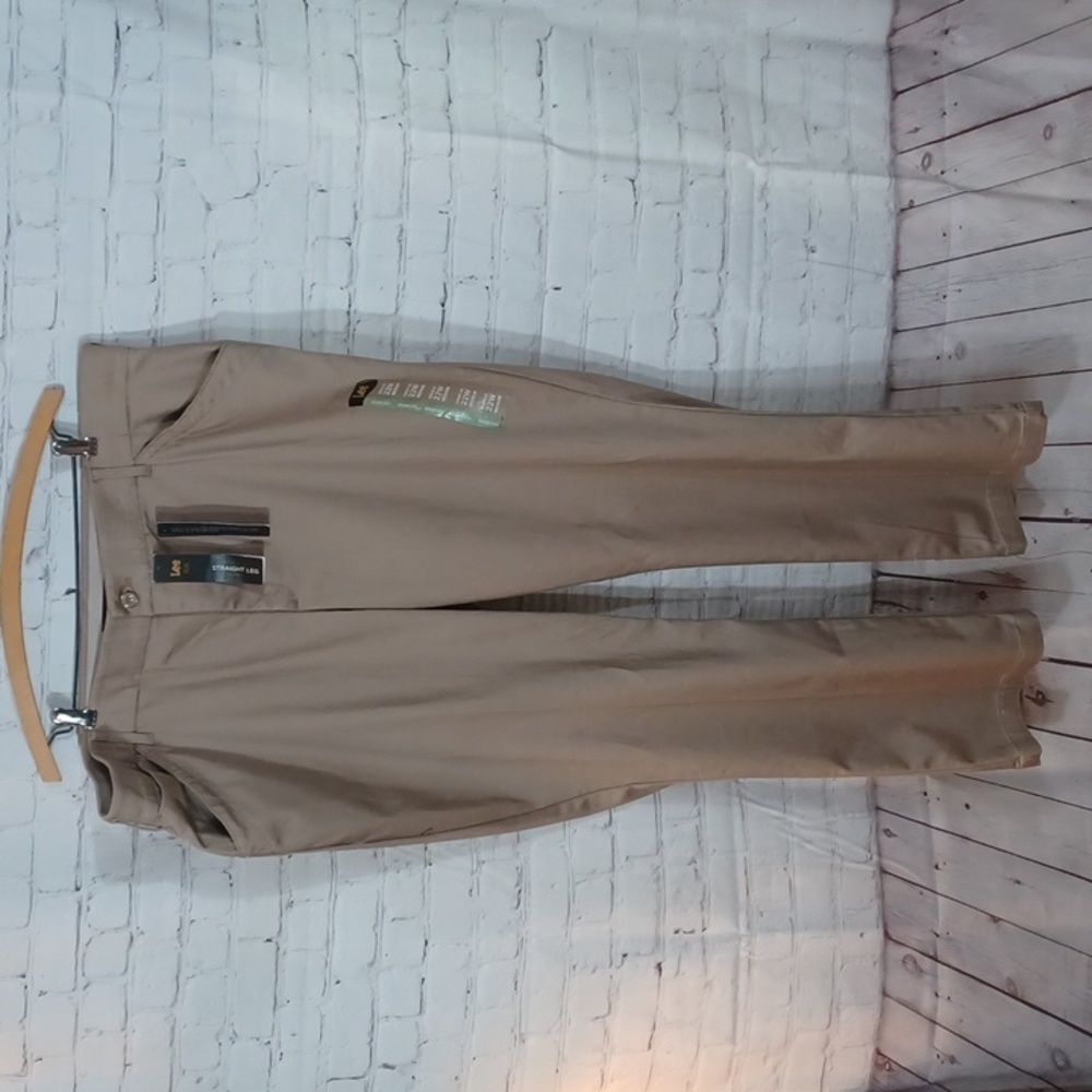 LEE Plus Woman's  Straight Leg Rlax  Womans Tan  Chino‎ Pants NWT 22 W